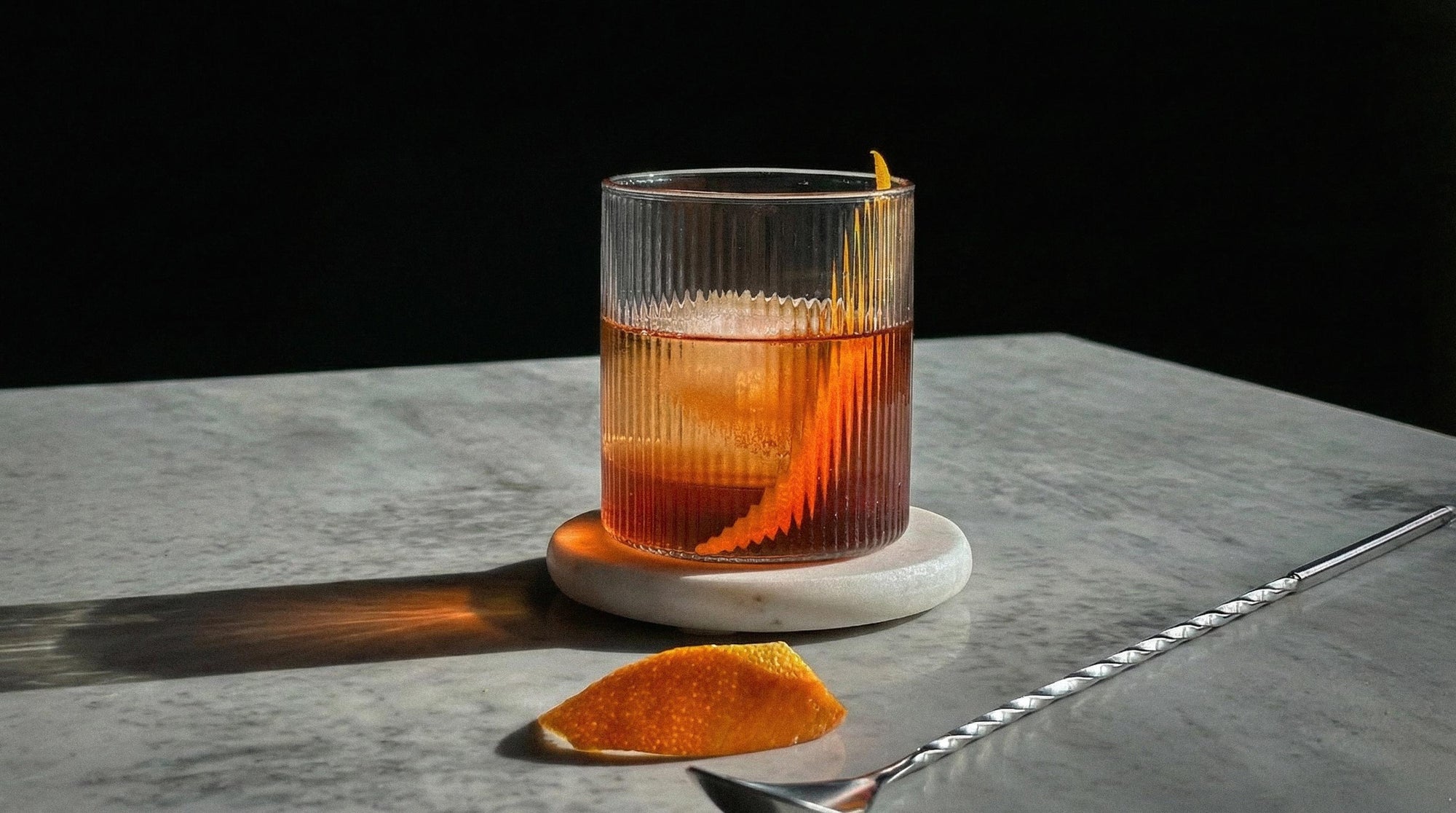 Sleep-friendly non-alcoholic knock-out negroni cocktail